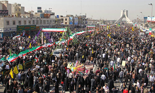 El pueblo iraní celebra el aniversario del triunfo de la Revolución Islámica